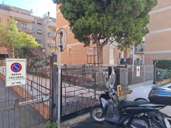 negozio in vendita a Civitavecchia