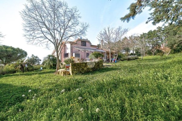 casa indipendente in vendita a Civitavecchia