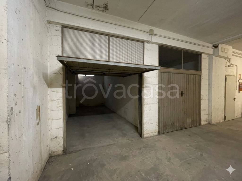 locale di sgombero in vendita a Civitavecchia