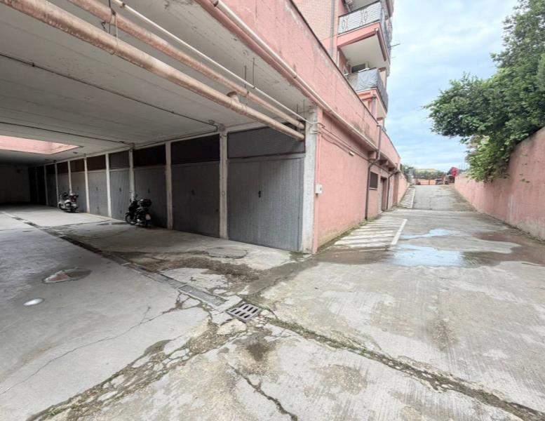 locale di sgombero in vendita a Civitavecchia