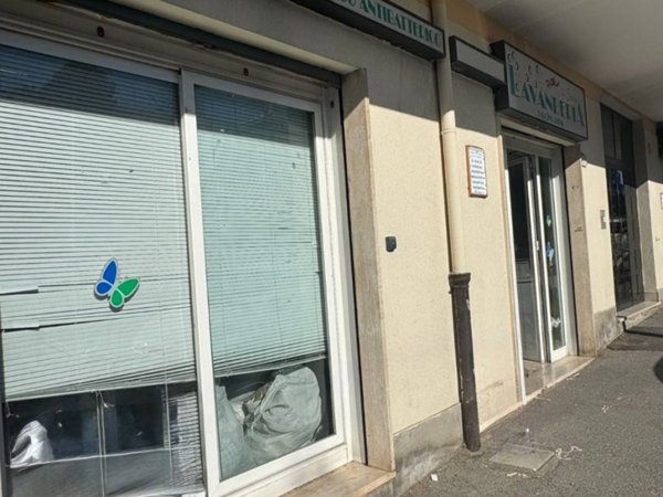 negozio in vendita a Civitavecchia
