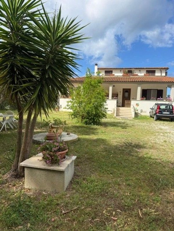 casa indipendente in vendita a Civitavecchia in zona Aurelia