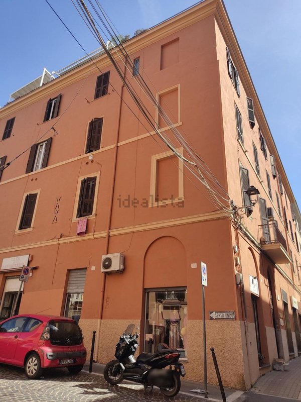 locale di sgombero in vendita a Civitavecchia