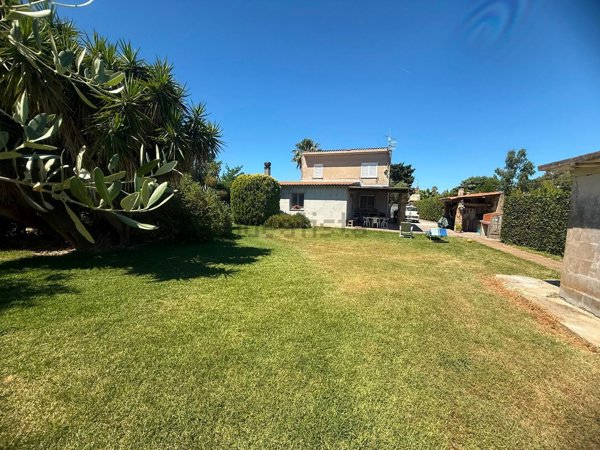 casa indipendente in vendita a Civitavecchia in zona Aurelia