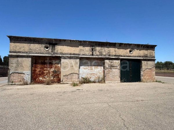 locale di sgombero in vendita a Civitavecchia