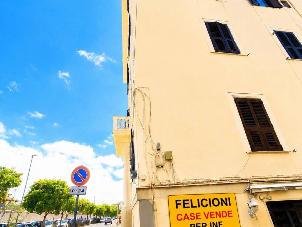 negozio in vendita a Civitavecchia