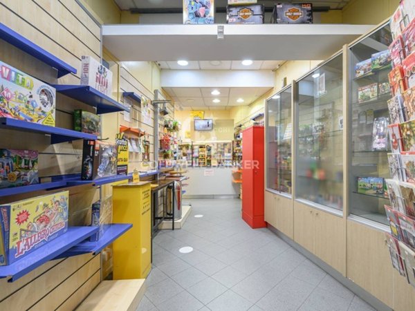 negozio in vendita a Civitavecchia