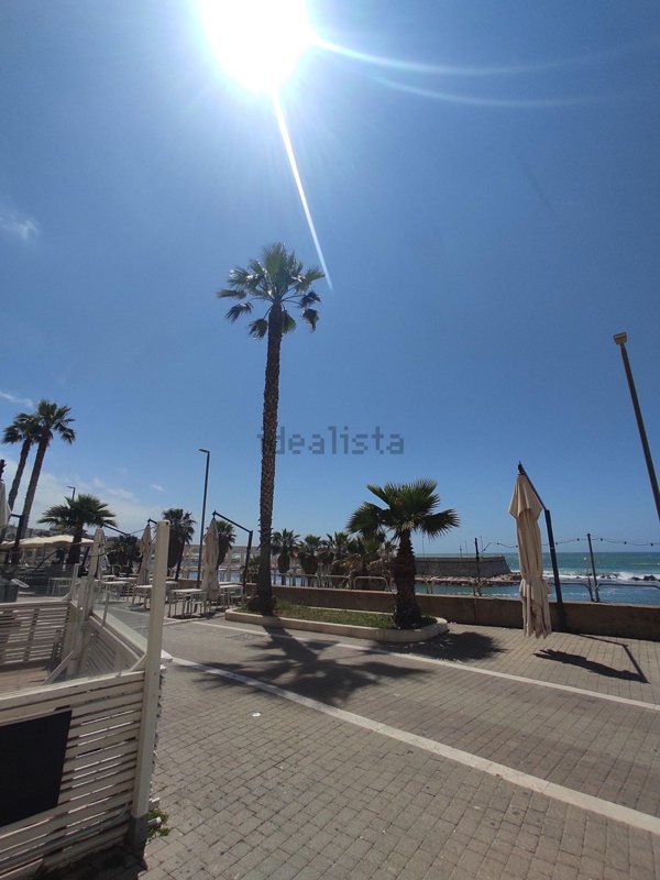 negozio in vendita a Civitavecchia