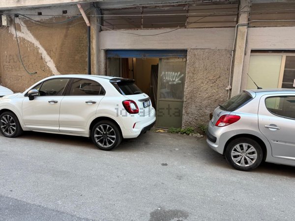 negozio in vendita a Civitavecchia