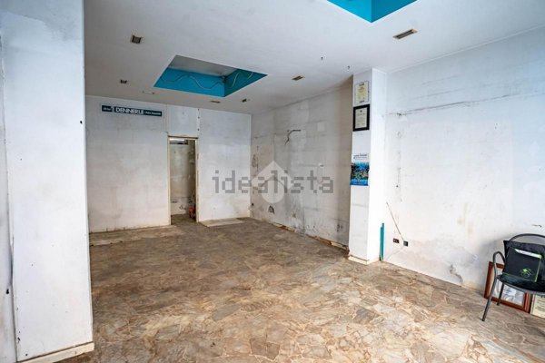 locale commerciale in vendita a Civitavecchia