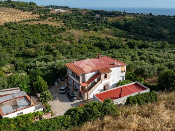 casa indipendente in vendita a Civitavecchia