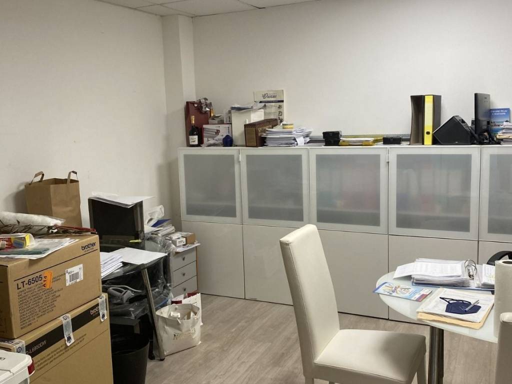 negozio in vendita a Civitavecchia