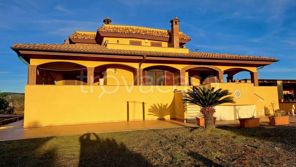 casa indipendente in vendita a Civitavecchia in zona Aurelia