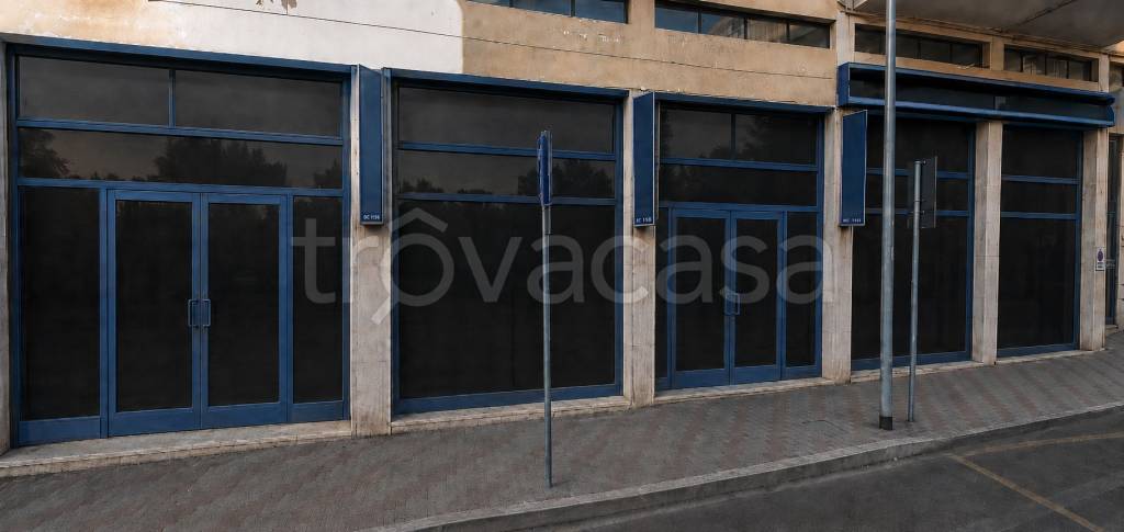 negozio in vendita a Civitavecchia