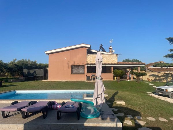 casa indipendente in vendita a Civitavecchia in zona Aurelia