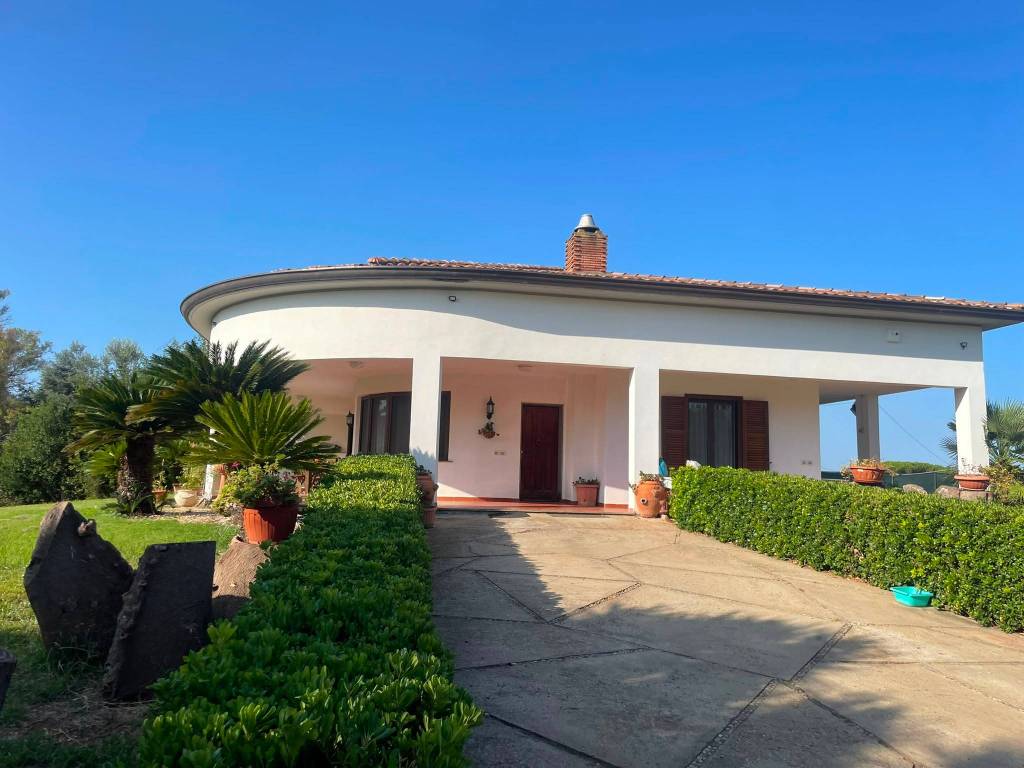 casa indipendente in vendita a Civitavecchia in zona Aurelia