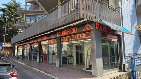 locale commerciale in vendita a Civitavecchia