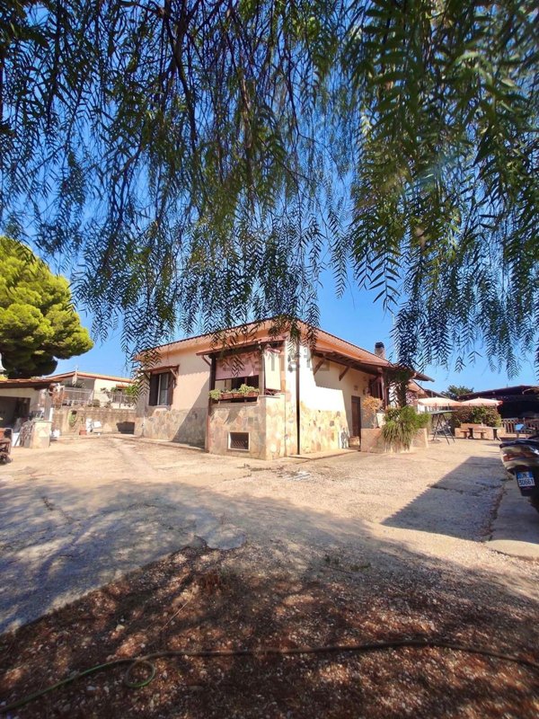 casa indipendente in vendita a Civitavecchia in zona Aurelia