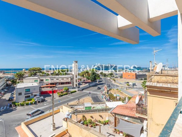 intera palazzina in vendita a Civitavecchia