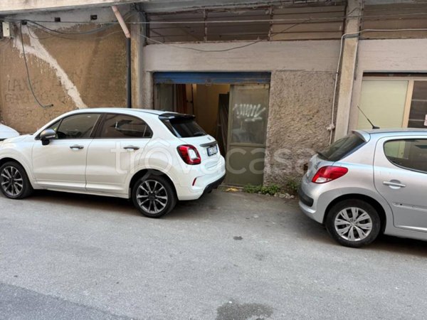 locale di sgombero in vendita a Civitavecchia