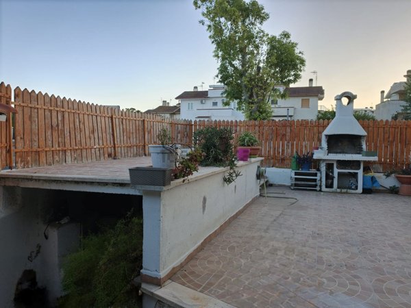 casa indipendente in vendita a Civitavecchia