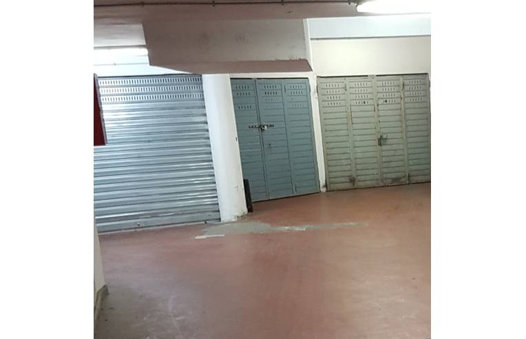 box auto in vendita a Civitavecchia