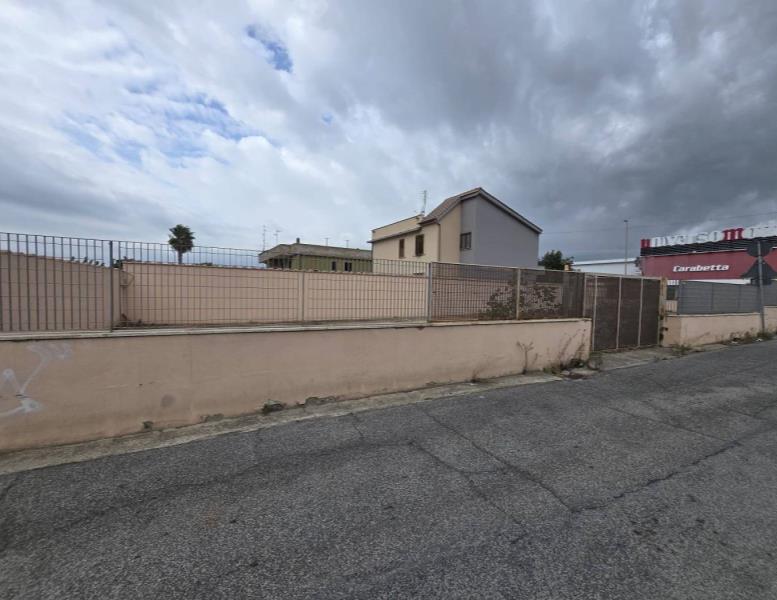 box auto in vendita a Civitavecchia in zona Aurelia