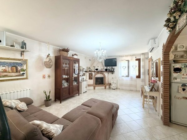 casa indipendente in vendita a Civitavecchia