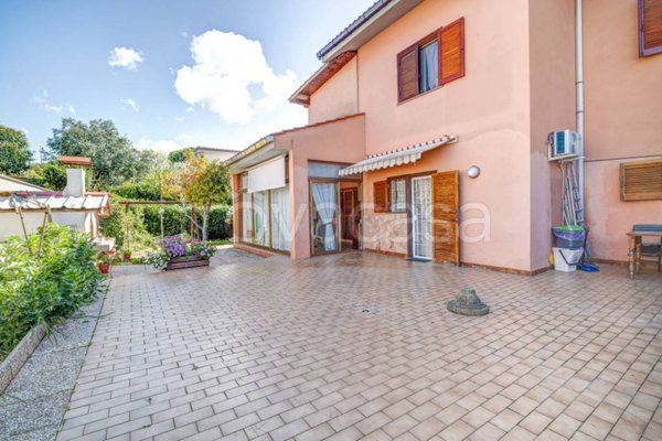 casa indipendente in vendita a Civitavecchia