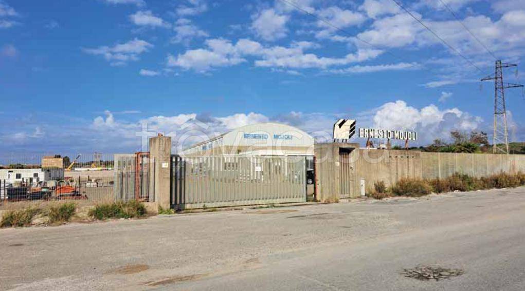 locale commerciale in vendita a Civitavecchia