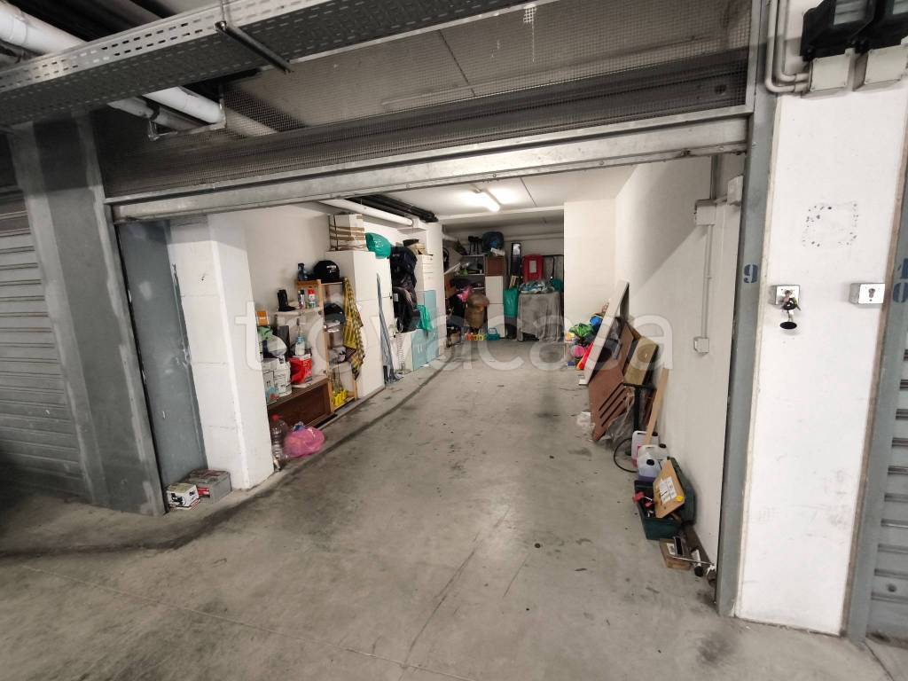 locale commerciale in vendita a Civitavecchia