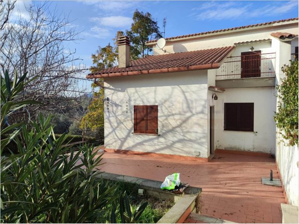 casa indipendente in vendita a Civitella San Paolo