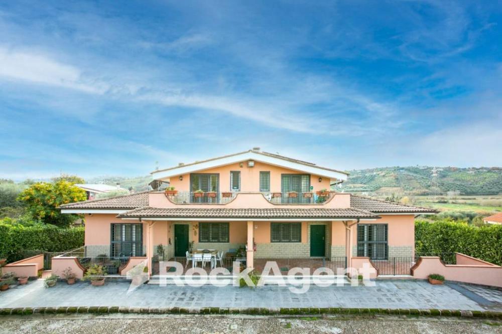 casa indipendente in vendita a Civitella San Paolo