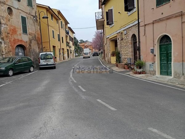 locale di sgombero in vendita a Civitella San Paolo