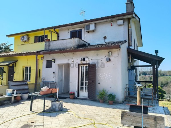 casa indipendente in vendita a Civitella San Paolo