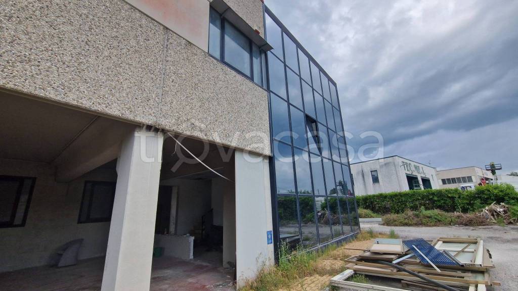 capannone in vendita a Colleferro