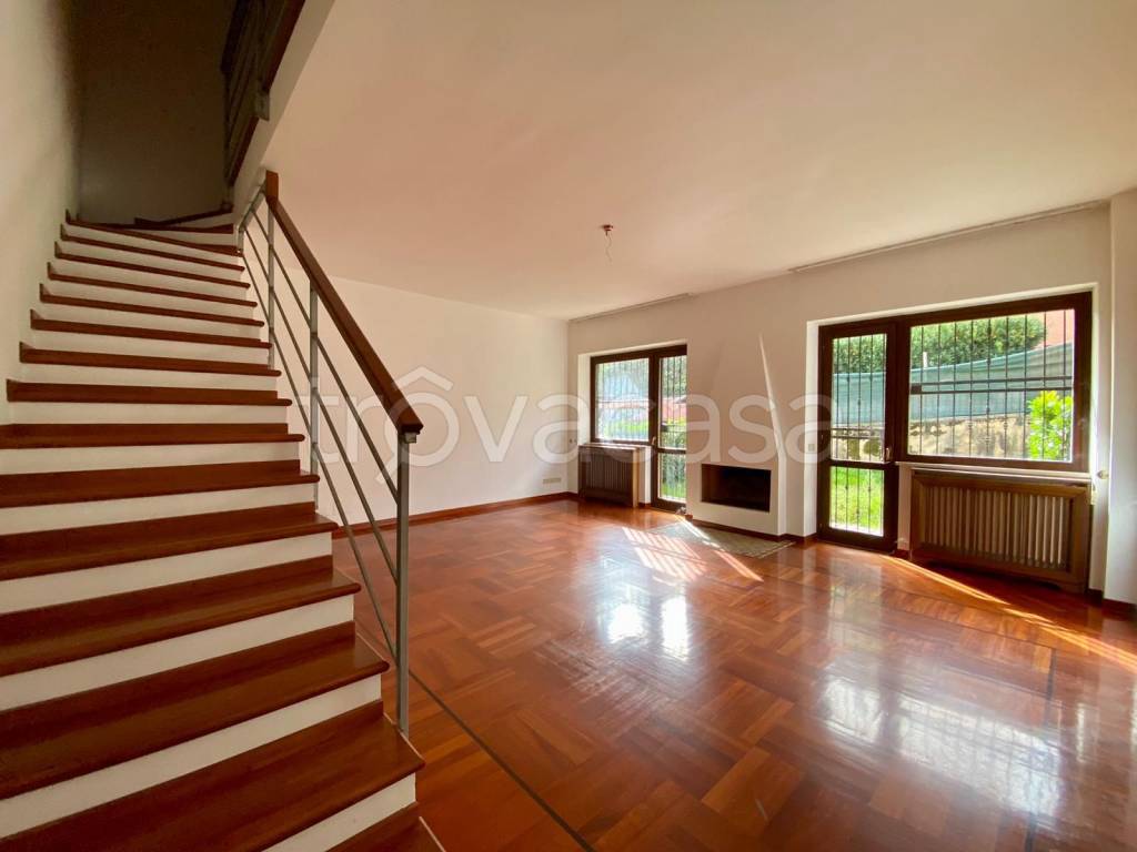 casa indipendente in vendita a Colleferro