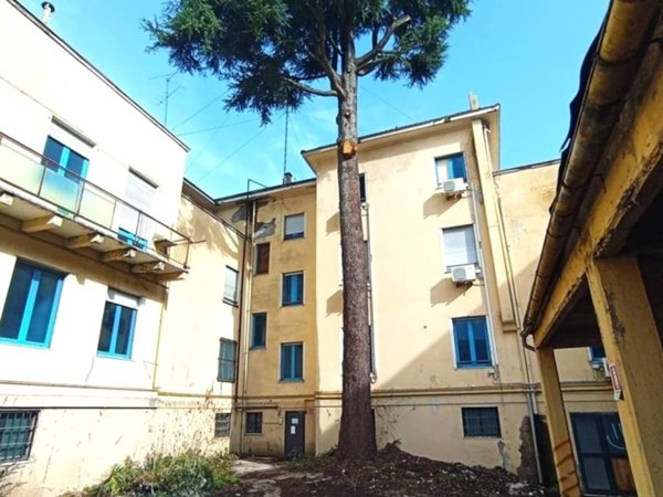 ufficio in vendita a Colleferro in zona Colleferro Scalo