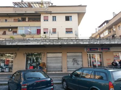 locale commerciale in vendita a Colleferro