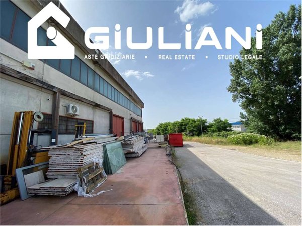 locale commerciale in vendita a Colleferro