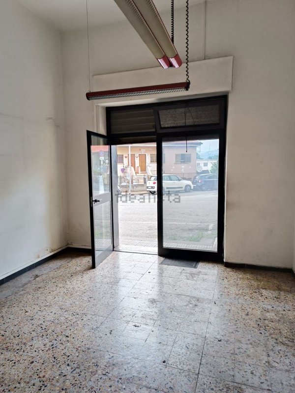 locale commerciale in vendita a Colleferro