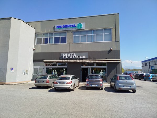 locale commerciale in vendita a Colleferro
