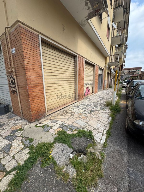 locale commerciale in vendita a Colleferro