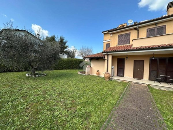 casa indipendente in vendita a Colleferro