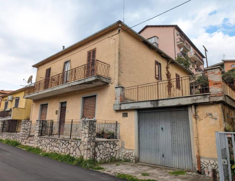 casa indipendente in vendita a Colleferro