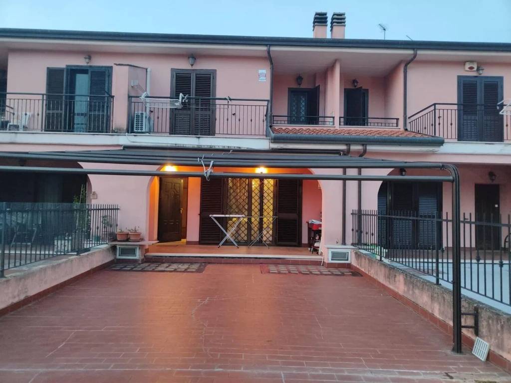 casa indipendente in vendita a Colleferro