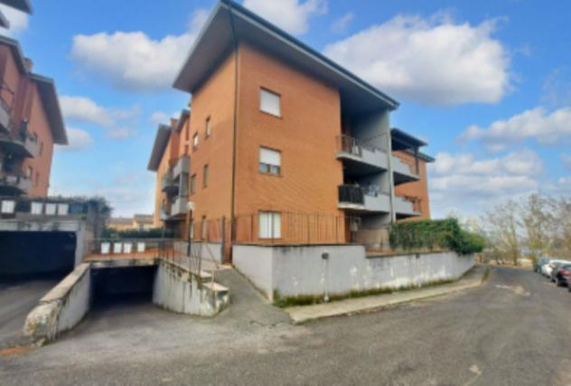 locale commerciale in vendita a Colleferro