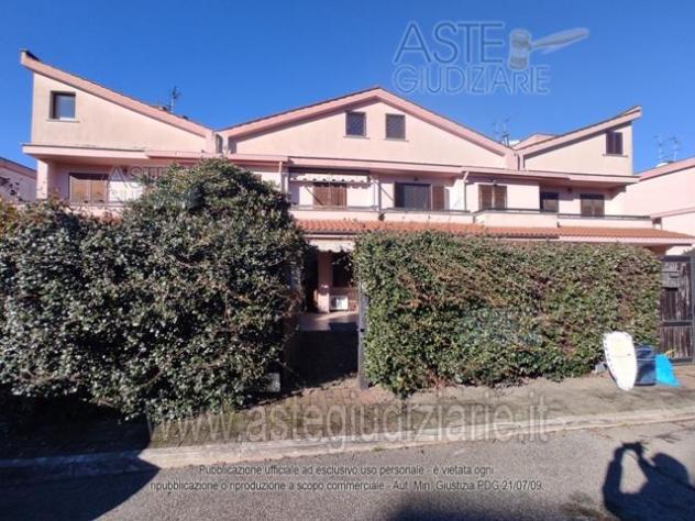 casa indipendente in vendita a Colleferro