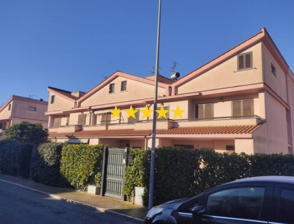 casa indipendente in vendita a Colleferro