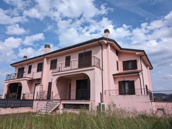 casa indipendente in vendita a Colleferro